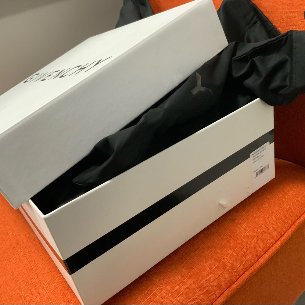 Givenchy Spectre Authentic!! - image 4